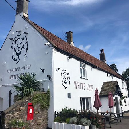 White Lion Hotel Pont Yates Екстериор снимка