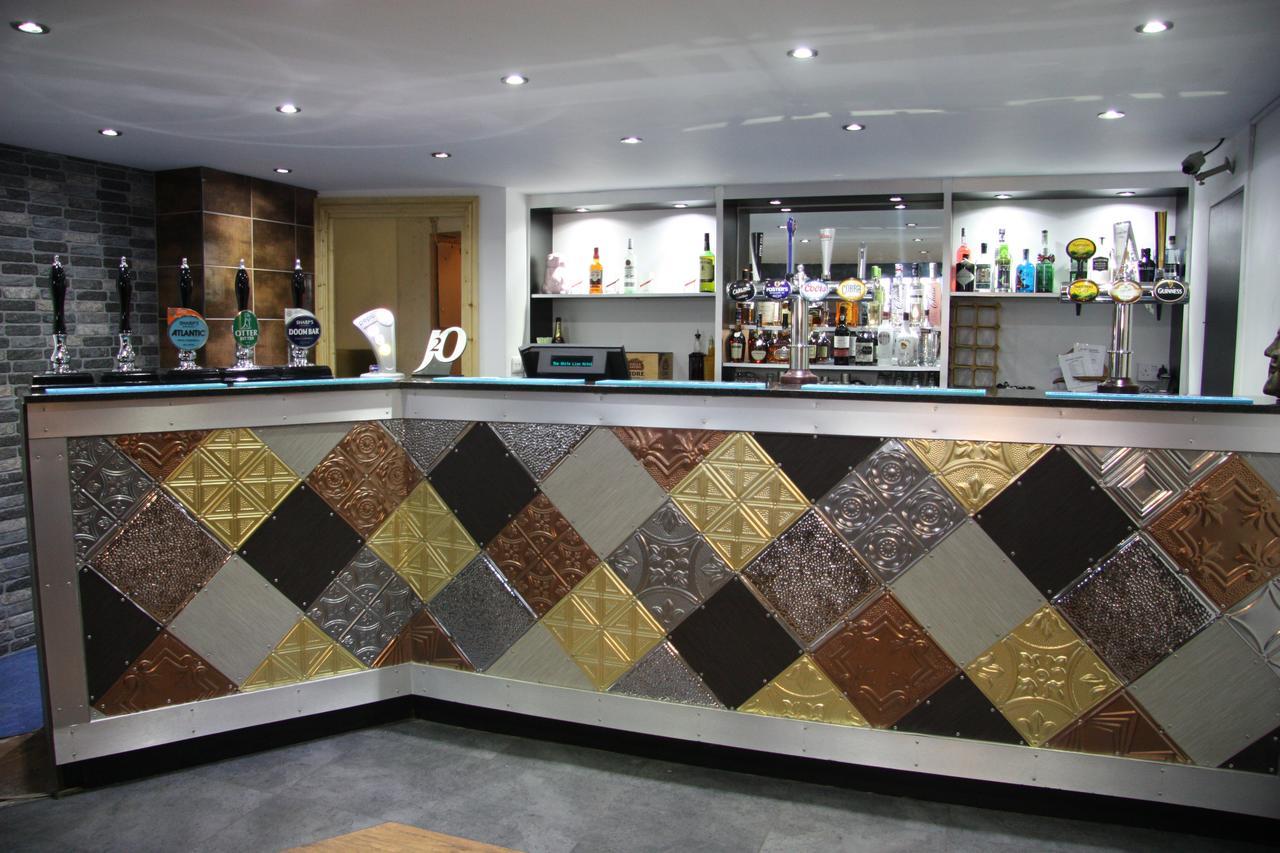 White Lion Hotel Pont Yates Екстериор снимка