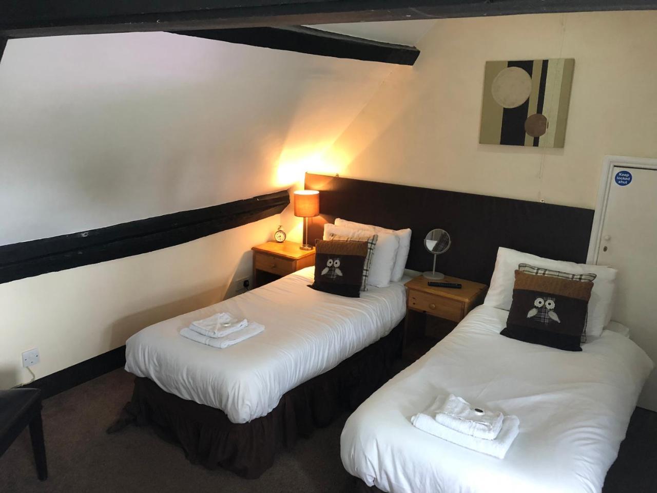 White Lion Hotel Pont Yates Екстериор снимка
