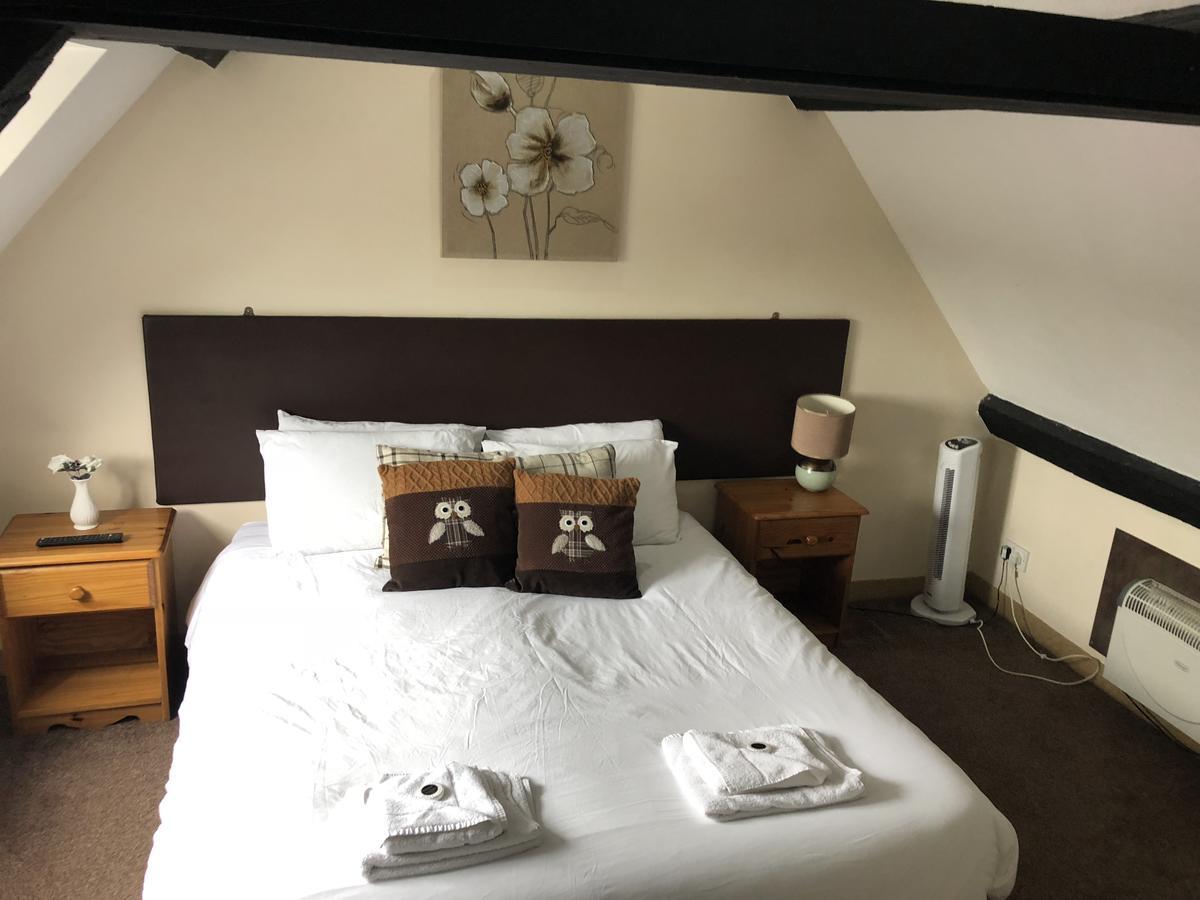White Lion Hotel Pont Yates Екстериор снимка
